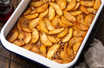 Pumpkin Baked Oatmeal Recipe | Cookies and Cups